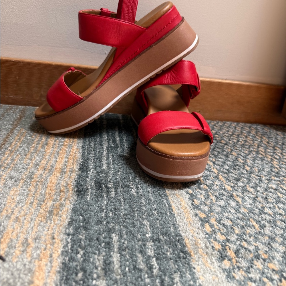 Caslon Red Platform Sandals with Chunky Sole - Picture 3 of 6